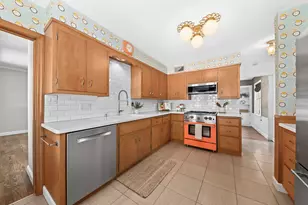 2505 N 81st St, Wauwatosa, WI 53213 - Photo 12