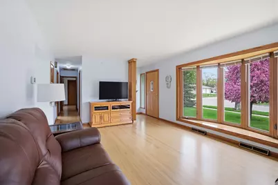 2801 S 72nd St, West Allis, WI 53219 - Photo 6