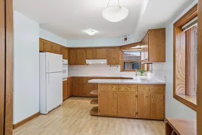 2801 S 72nd St, West Allis, WI 53219 - Photo 12
