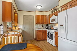 2211 Pleasant Ave, New Holstein, WI 53061 - Photo 2