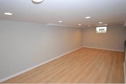 4110 S Troy Ave, Saint Francis, WI 53235 - Photo 12