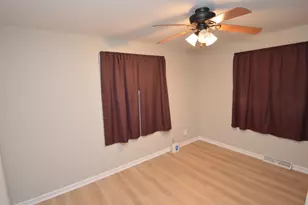 4110 S Troy Ave, Saint Francis, WI 53235 - Photo 6