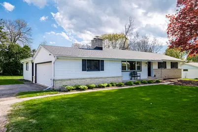 17535  Azure Ln, Brookfield, WI 53045 - Photo 2
