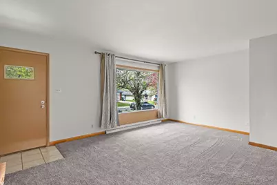5427 W Spring Ln, Milwaukee, WI 53223 - Photo 4