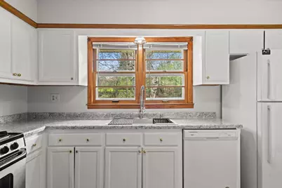 5427 W Spring Ln, Milwaukee, WI 53223 - Photo 10