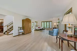 W52N618 Highland Dr, Cedarburg, WI 53012 - Photo 8