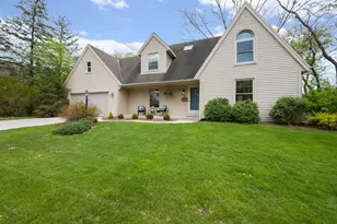 W52N618 Highland Dr, Cedarburg, WI 53012 - Photo 2