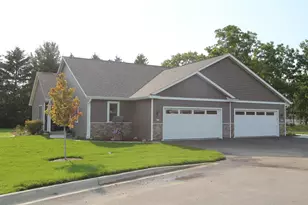 302 Trailview Crossing, Racine, WI 53185 - Photo 1