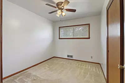 3301 E Carol Ct, Oak Creek, WI 53154 - Photo 8