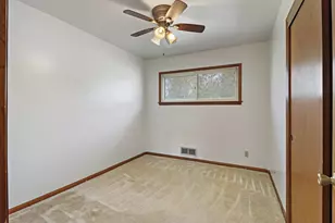 3301 E Carol Ct, Oak Creek, WI 53154 - Photo 8