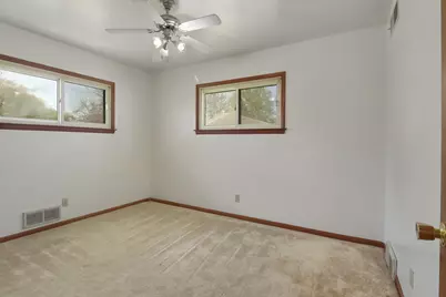 3301 E Carol Ct, Oak Creek, WI 53154 - Photo 12