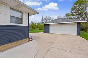 810 Carrington Ave, South Milwaukee, WI 53172 - Photo 22