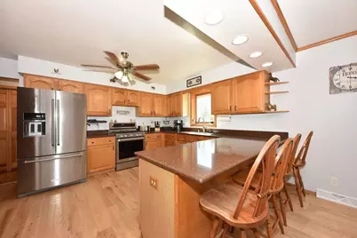 511  Cheyenne Ave, Grafton, WI 53024 - Photo 4