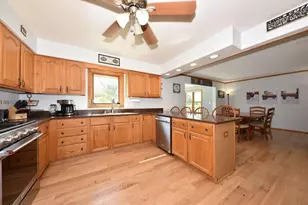 511 Cheyenne Ave, Grafton, WI 53024 - Photo 2