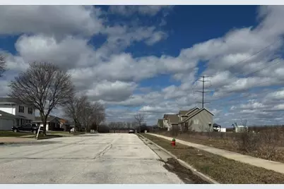 9316 N Burbank Ave, Milwaukee, WI 53224 - Photo 4