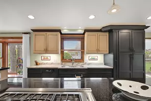 8710 Lakeshore Dr, Pleasant Prairie, WI 53158 - Photo 10
