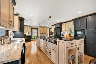 8710  Lakeshore Dr, Pleasant Prairie, WI 53158 - Photo 6