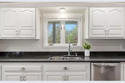 105  Mark Ct, North Prairie, WI 53153 - Photo 10
