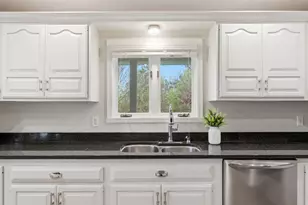 105 Mark Ct, North Prairie, WI 53153 - Photo 10