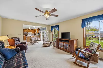410 S Claremont Rd, Saukville, WI 53080 - Photo 18