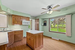 1135 Country Highlands Dr, Richfield, WI 53033 - Photo 8