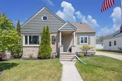304  Fredonia Ave, Fredonia, WI 53021 - Photo 1