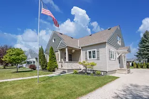 304 Fredonia Ave, Fredonia, WI 53021 - Photo 2