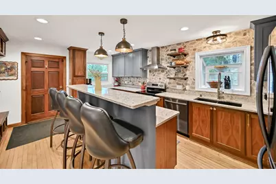 2500 W Hemlock Rd, Glendale, WI 53209 - Photo 2