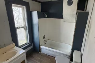 1219 Racine St, Racine, WI 53403 - Photo 8