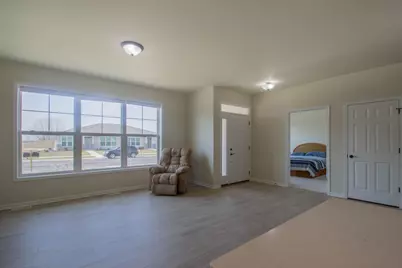 613  Hunter Oaks Blvd, Watertown, WI 53094 - Photo 12