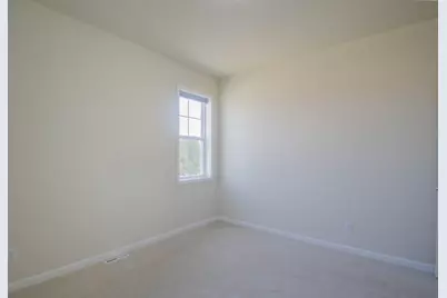 613  Hunter Oaks Blvd, Watertown, WI 53094 - Photo 30