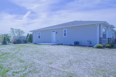 613  Hunter Oaks Blvd, Watertown, WI 53094 - Photo 4