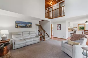 16478 W Melody Ct, New Berlin, WI 53151 - Photo 4