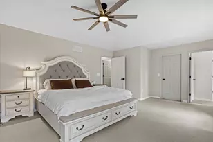 7589 S Pacific St, Franklin, WI 53132 - Photo 14