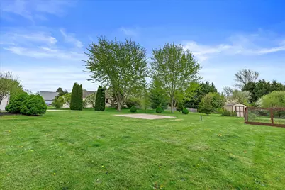 7589 S Pacific St, Franklin, WI 53132 - Photo 28