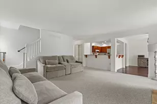 7589 S Pacific St, Franklin, WI 53132 - Photo 4