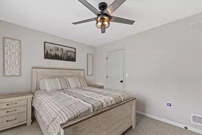 7589 S Pacific St, Franklin, WI 53132 - Photo 20