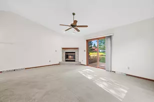 N114W15947 Hilbert Ln, Germantown, WI 53022 - Photo 10