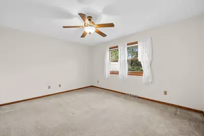 N114W15947  Hilbert Ln, Germantown, WI 53022 - Photo 18