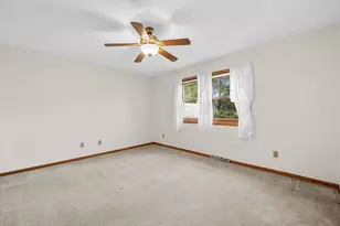 N114W15947 Hilbert Ln, Germantown, WI 53022 - Photo 18