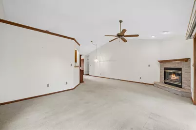 N114W15947  Hilbert Ln, Germantown, WI 53022 - Photo 8
