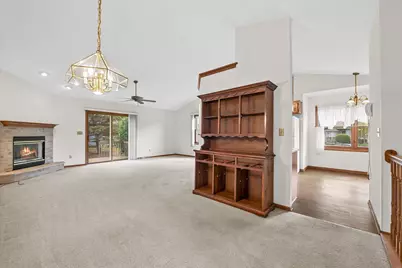 N114W15947  Hilbert Ln, Germantown, WI 53022 - Photo 4