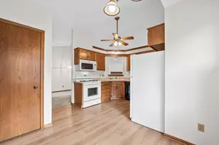 N114W15947 Hilbert Ln, Germantown, WI 53022 - Photo 14