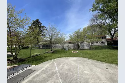 1708  Howlett Ln, Waukesha, WI 53186 - Photo 38