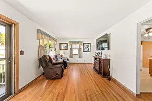 5525 W Leroy Ave, Milwaukee, WI 53220 - Photo 6