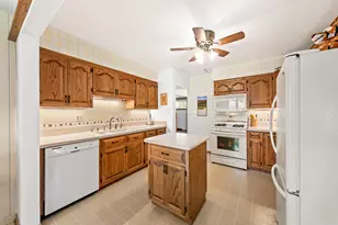 5525 W Leroy Ave, Milwaukee, WI 53220 - Photo 10