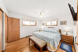 5525 W Leroy Ave, Milwaukee, WI 53220 - Photo 4