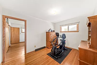 5525 W Leroy Ave, Milwaukee, WI 53220 - Photo 18