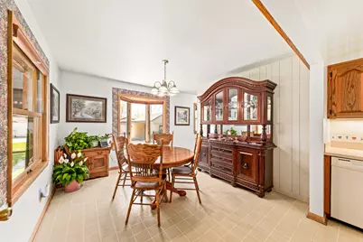 5525 W Leroy Ave, Milwaukee, WI 53220 - Photo 14