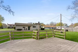 3903 Madeline Ln, Manitowoc, WI 54220 - Photo 8